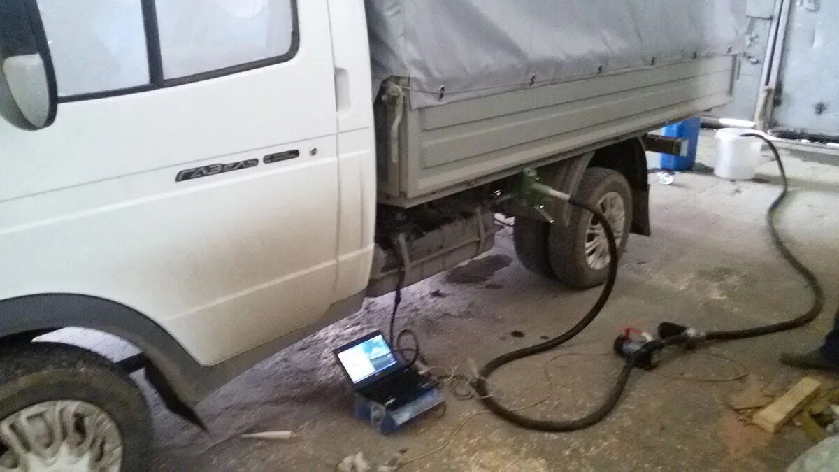 глонасс слить солярку. евро 5 камаз 43118 топливный бак 200 литров. глонасс в баке. глонасс мтз 82. датчик топлива через глонасс что это.