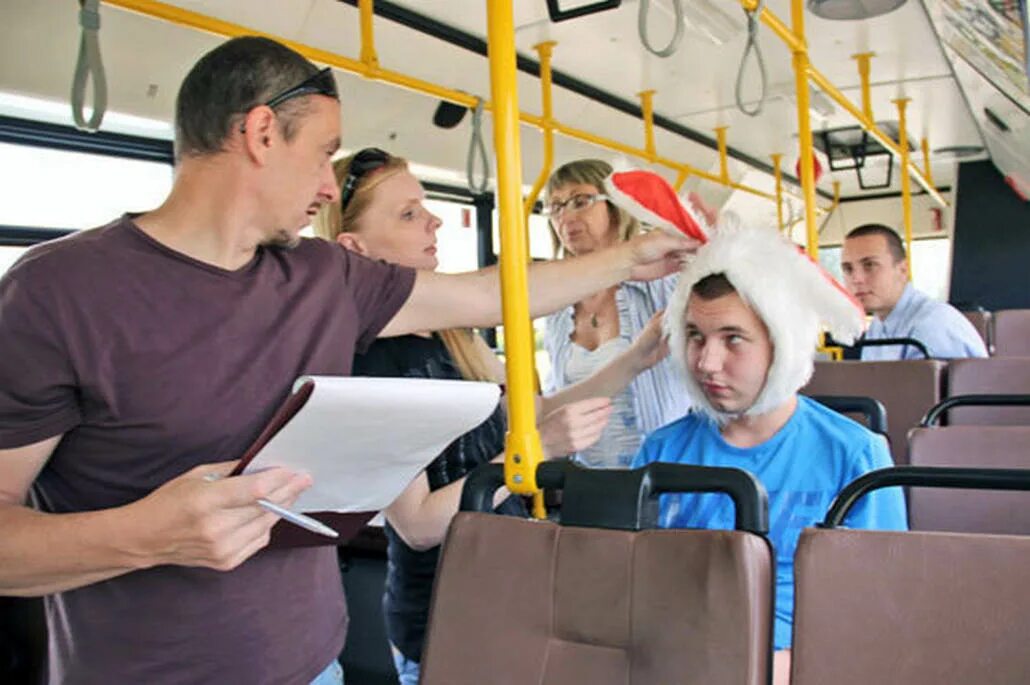 Зайцы в общественном транспорте. Пассажиры в транспорте. Безбилетный проезд. Кондуктор. Оштрафовали в автобусе