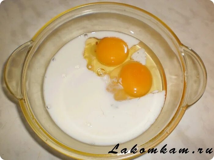 Яичница в микроволновке в кружке. Как сделать омлет из яиц в микроволновке. Пошаговое приготовление омлета. Омлет в микроволновке. Омлет в микроволновке.