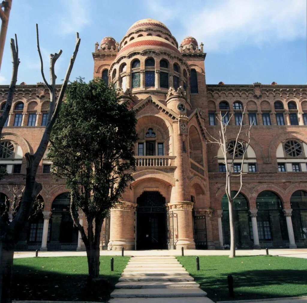 Spain university. Университет Барселоны Universitat de Barcelona:. UAB – автономный университет Барселоны. Университет Барселоны (UB). Автономный университет Барселоны - Universitat Autônoma de Barcelona..