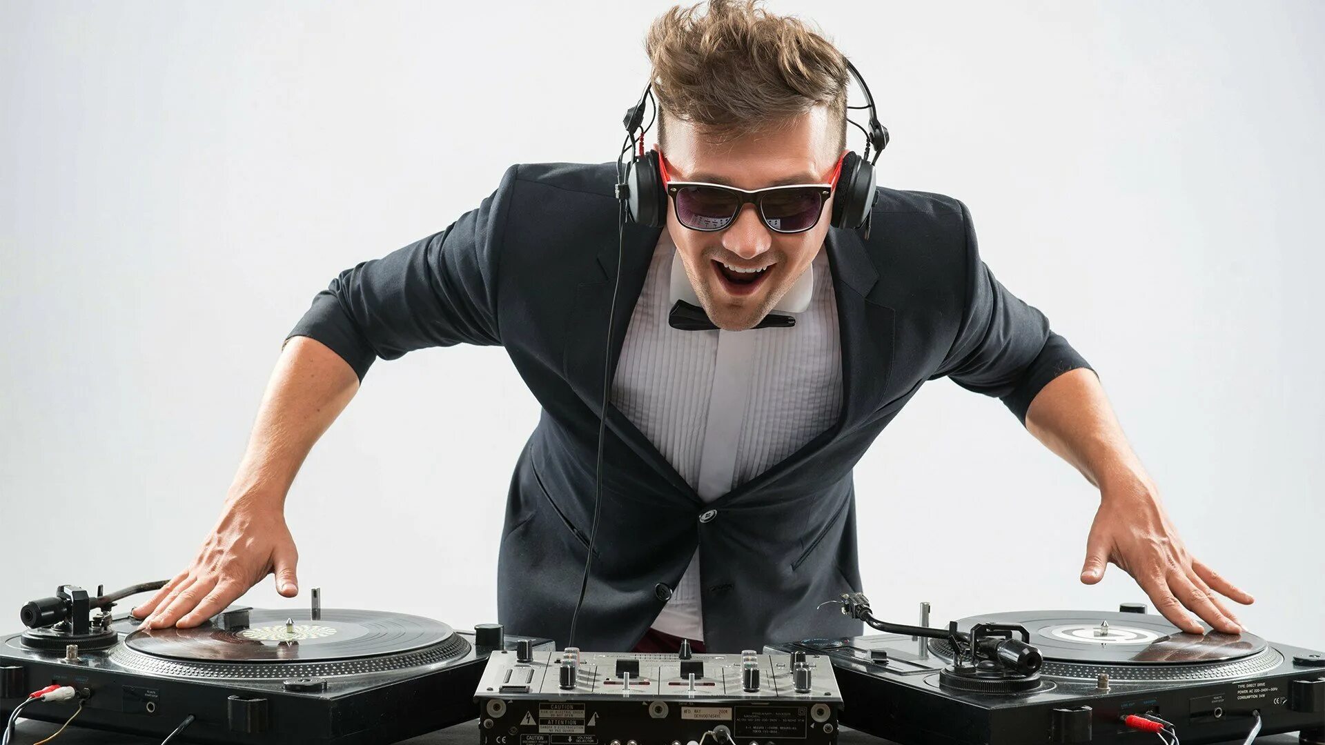 Dj warm