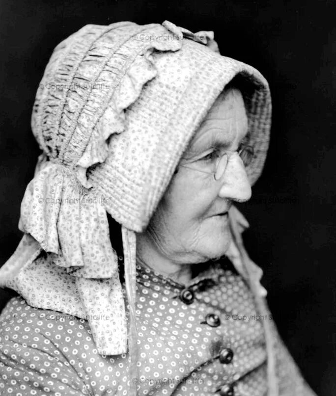 Шляпа старушки. Фрэнк Мидоу Сатклифф. Викторианская старушка. Головной убор для бабушки. Ретро старушки.