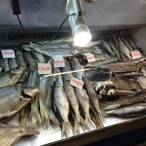 Какая рыба в волгограде. Волгоград Центральный рынок рыба. Волгоградский рыбный рынок. Рынок в Волгограде с рыбой. Рыбный рынок Волжский.