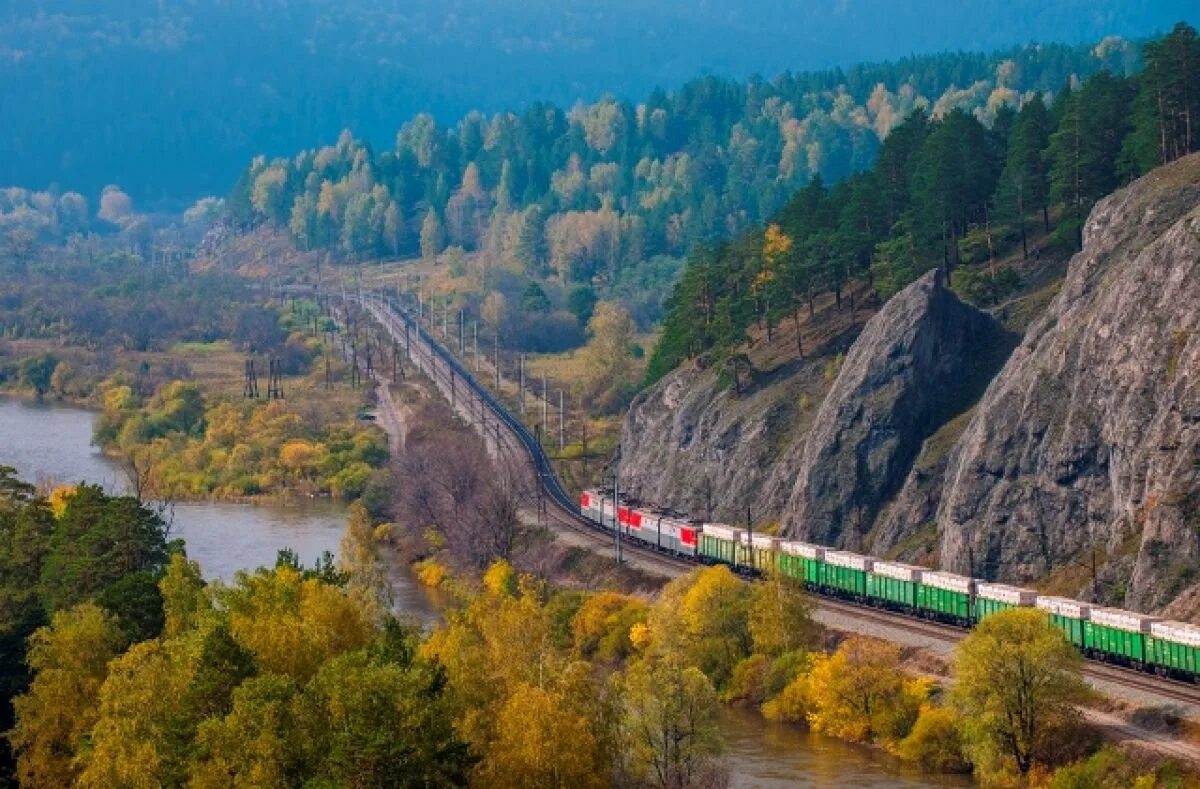 Ржд южно-уральская железная дорога. На перегоне ташбулатово - новоабзаково, башкортостан. Южно-уральская железная дорога челябинская область. Поезд южно уральская железная дорога. Поезд южно уральская железная дорога.