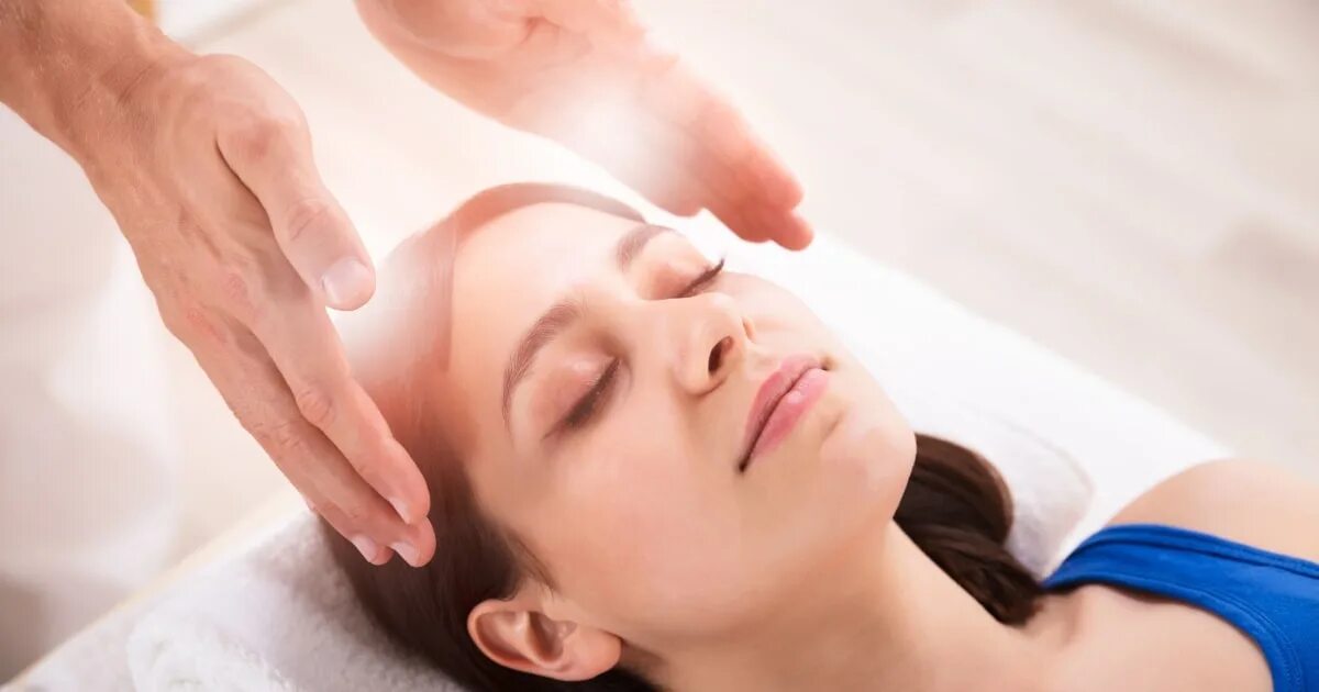 Рейки 3 минуты. Reiki Healing сеанс. Рейки массаж. Энергетический массаж рейки. Что такое рейки терапия.