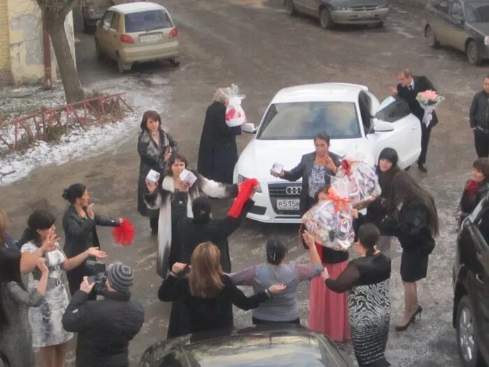 Праздник у езидов сегодня. Тбилисские езиды. Езиды нация вера. Курды вероисповедание. Праздник езидов летом.