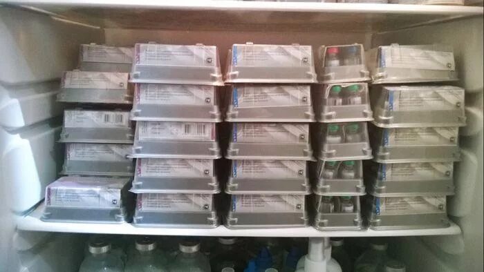 хранение и транспортировка вакцин. условия хранения сыворотки крови для исследования на вич. хранение в холодильнике. холодильник для вакцин. емкость для дезинфекции и транспортировки.