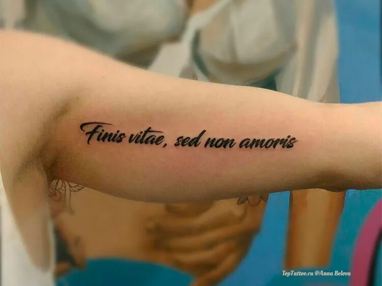 Высказывания на латыни. Vivere militare est тату. Vita non est. Тату надпись на ключице. Тату на латыни на ключице для девушек.