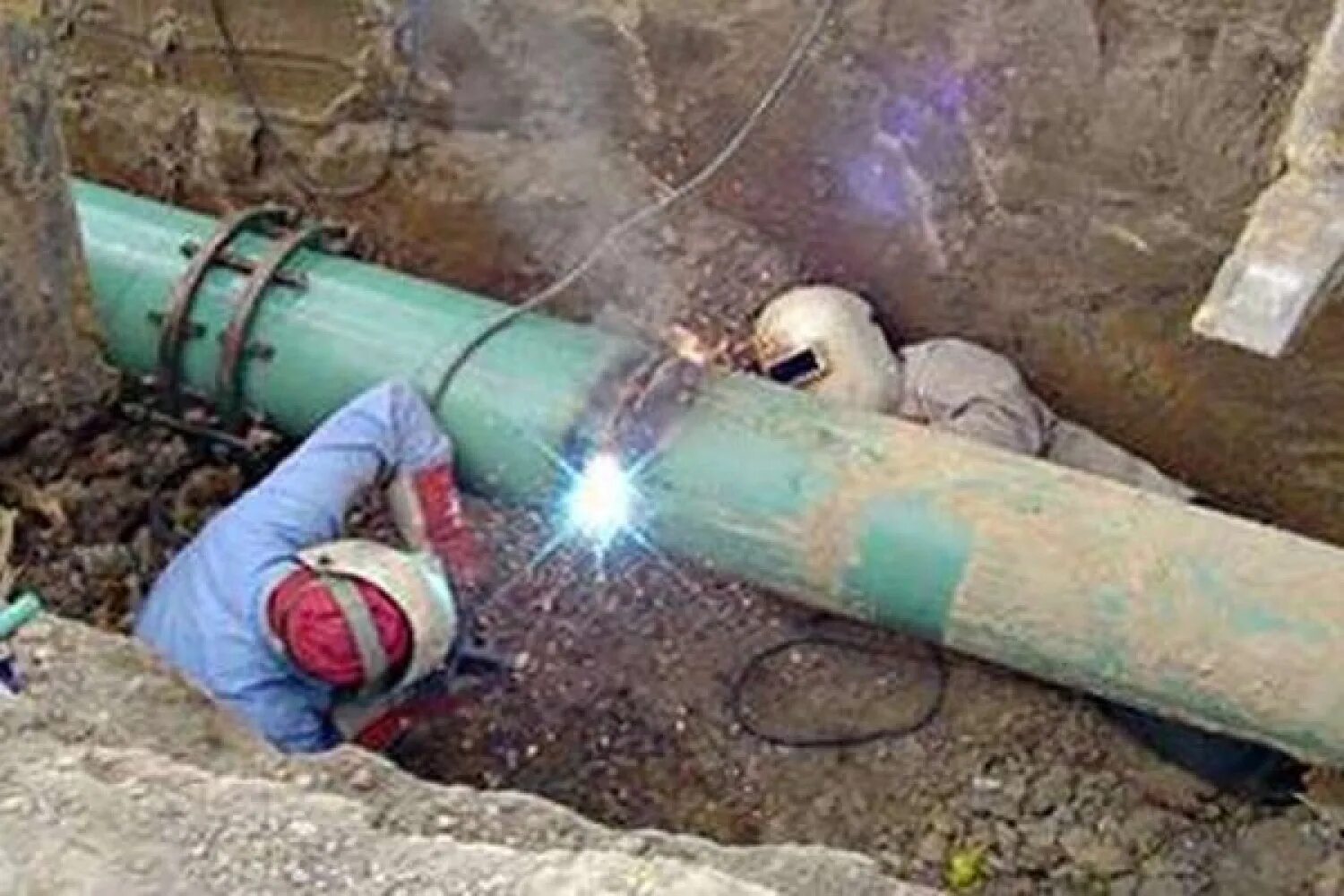 Закупорки газопровода. Разрыв магистрального газопровода. аварии на системах газоснабжения. сварка трубопровода в траншее.