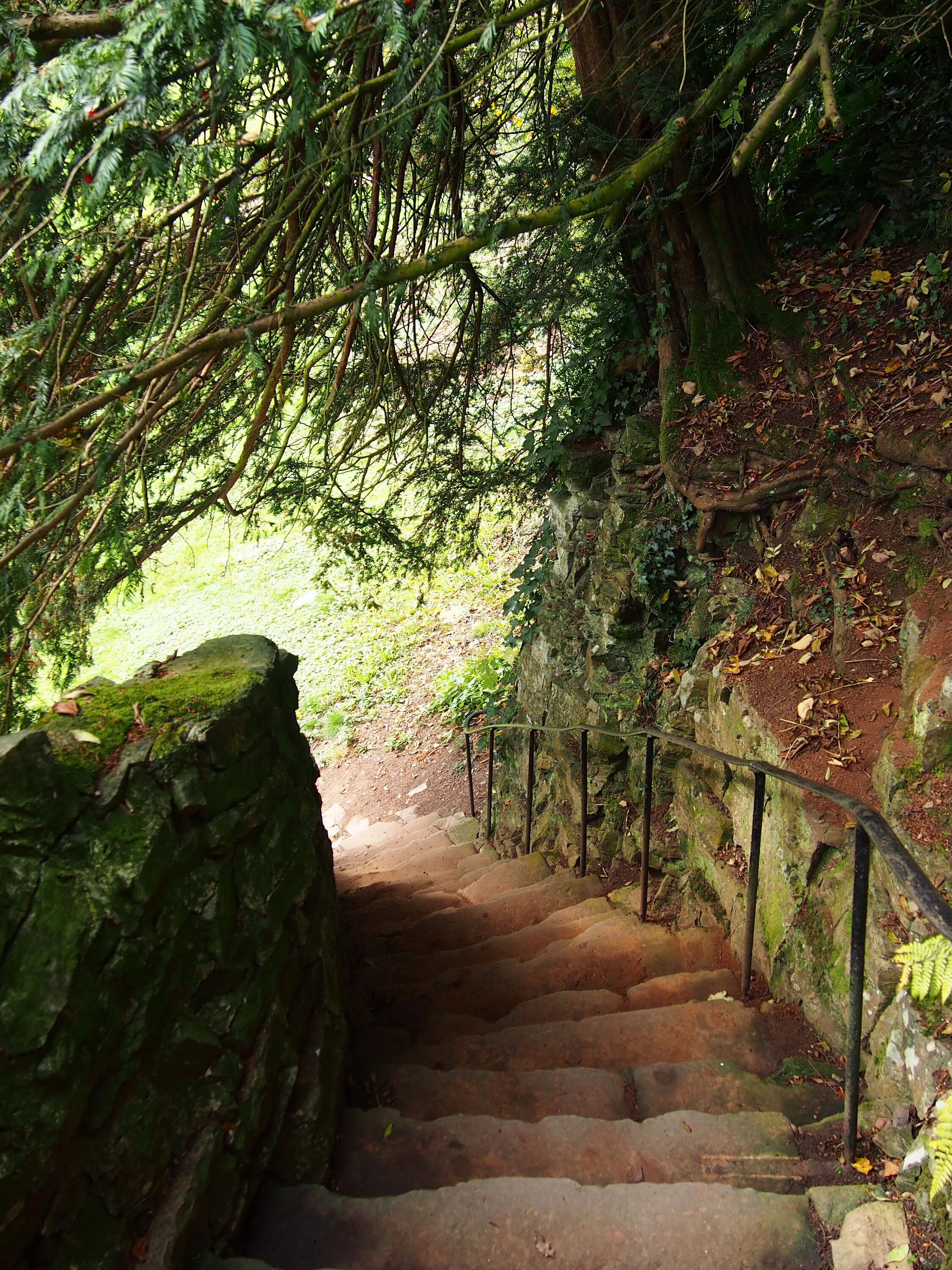 Walls ways. Каменная лестница. Лестница в парке. Спуск с лестницы. Каменная лестница спуск.