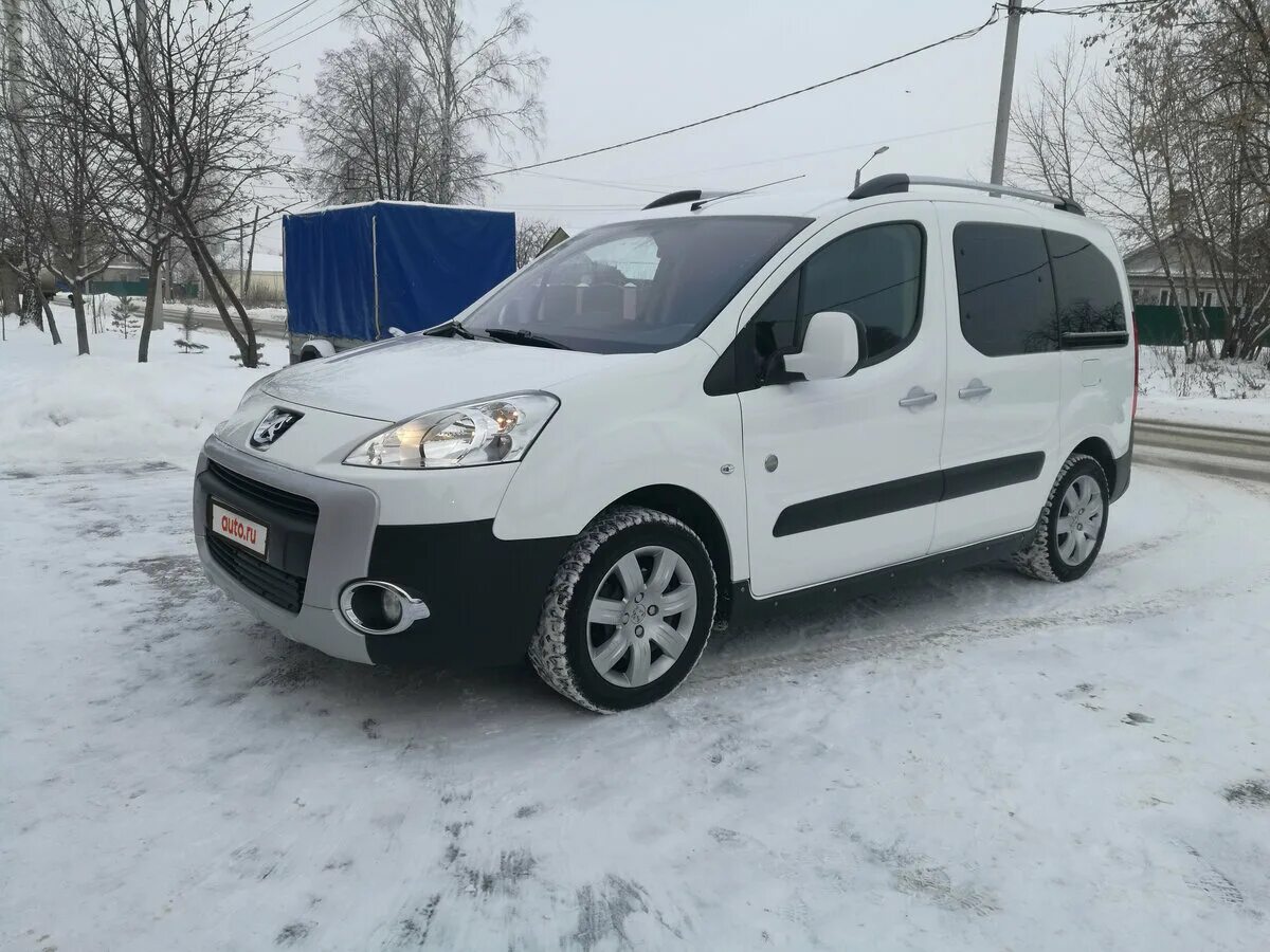 Пежо партнер 2011 купить. Peugeot partner 2011. Пежо партнёр 2011 дизель фургон. Пежо партнер 1 2011. Пежо партнер 2014 белый.