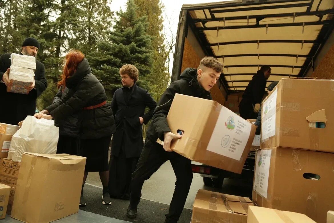 Гуманитарная помощь в ростове на дону. Гуманитарная помощь в ростове на дону. Гуманитарная помощь ростов на дону. Гуманитарная помощь ростов на дону. Выдача гуманитарной помощи.