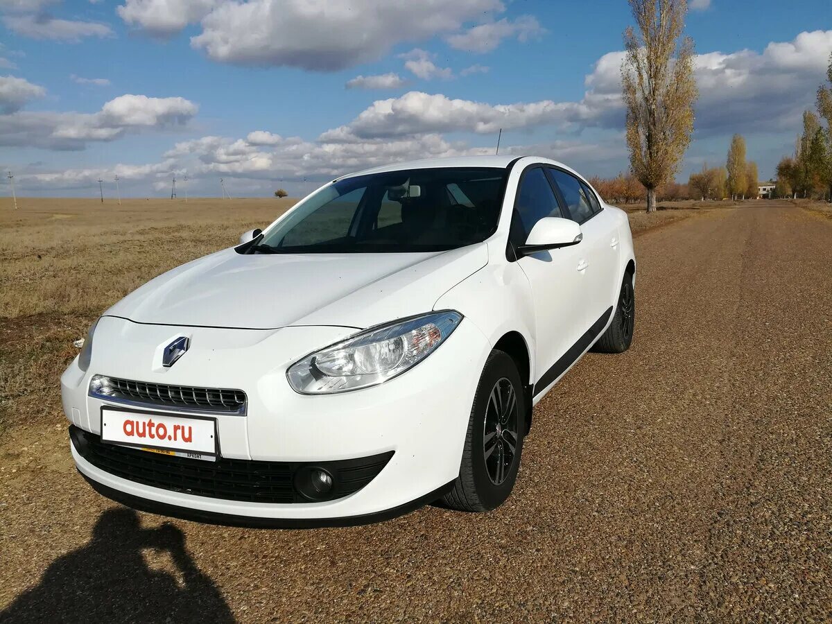 Renault Fluence 2012. Renault Fluence белый. Рено Флюенс 2012 белый. Рено Флюенс седан 2012. Рено флюенс 2012 купить