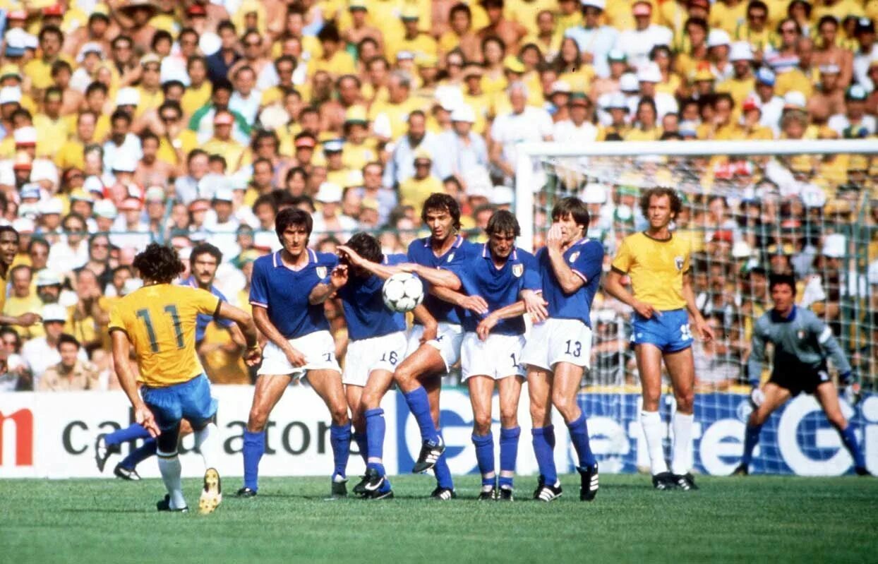 World cup 1982. World cup 1982. Чм 1982 италия-фрг. Диего армандо марадона жена. Аргентина италия чм1982.