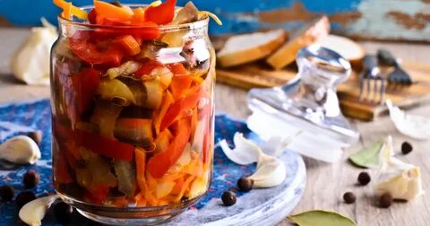 Консервированный перец овощами