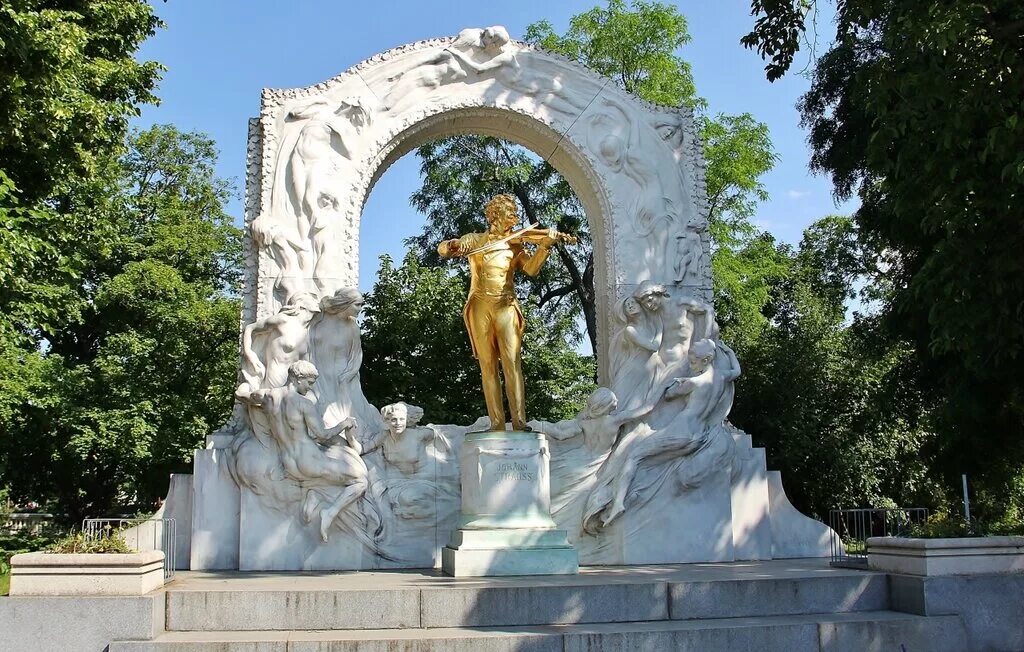 В какой стране находится памятник штраусу. Памятник иоганну штраусу. памятник штраусу в вене. вена австрия памятник иоганну штраусу. памятник штраусу в вене 3 класс.