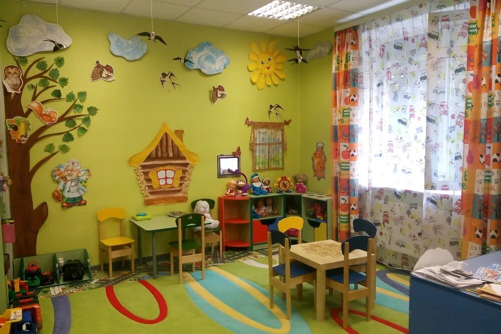 Где находится садики. Домашний детский сад. Частный садик Москва. Украсить помещения детского садика летом. Детский сад внутри.