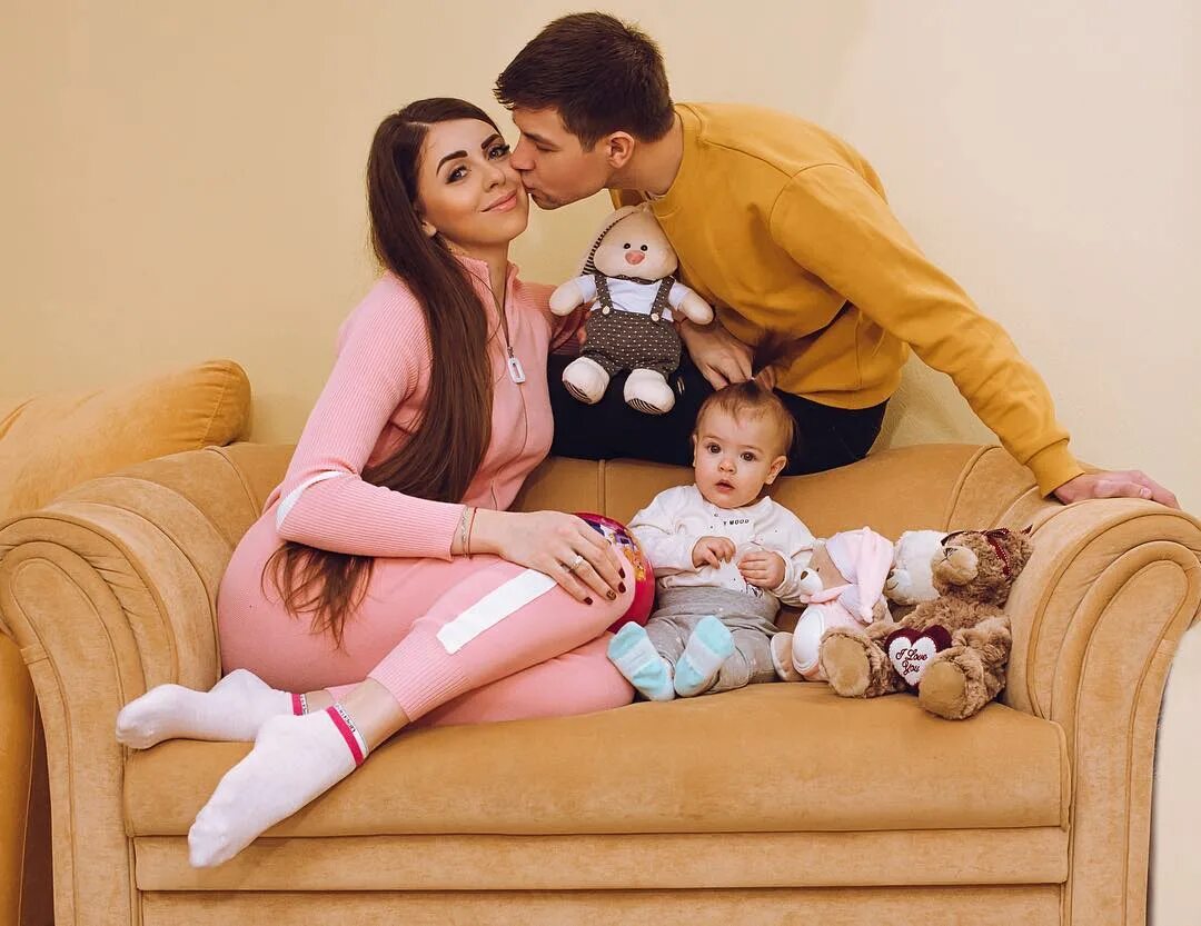 Бейби дмитриенко. Семья дмитриенко дом 2.