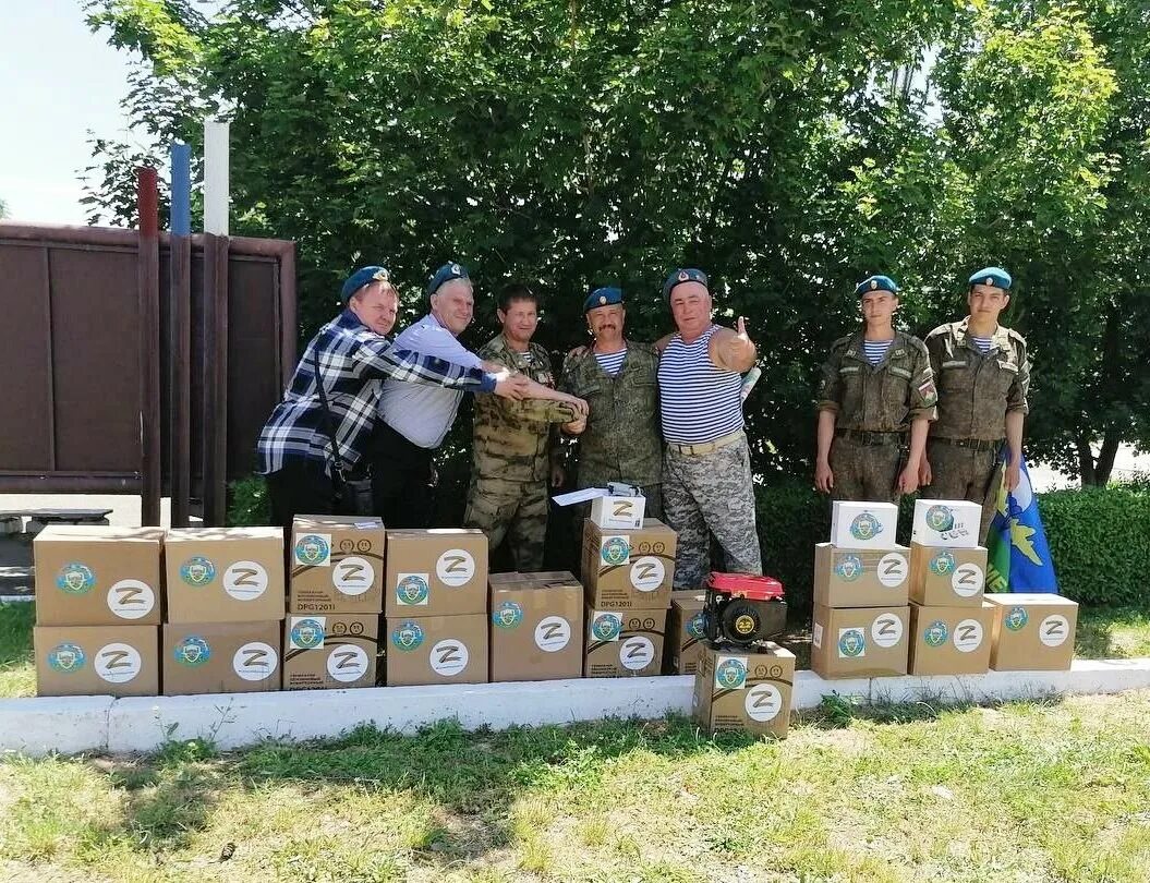 Спецоперация на украине последние новости сейчас военхроника. Русские солдаты на Украине. Украинские солдаты в детском саду. Российский солдат. Кладбище украинских солдат.