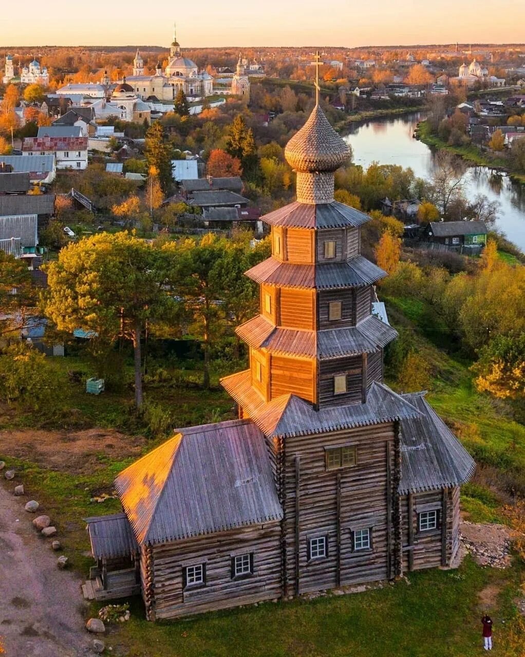 Население города торжок. Город Торжок Тверская область. Борисоглебский монастырь Торжок. Вознесенская Церковь в Торжке Тверская область. Город Торжок Тверская область достопримечательности.