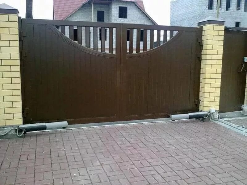 Варианты распашных ворот. Распашные ворота doorhan. ворота распашные 4000х2000. автоматические ворота с калиткой. ворота уличные распашные.