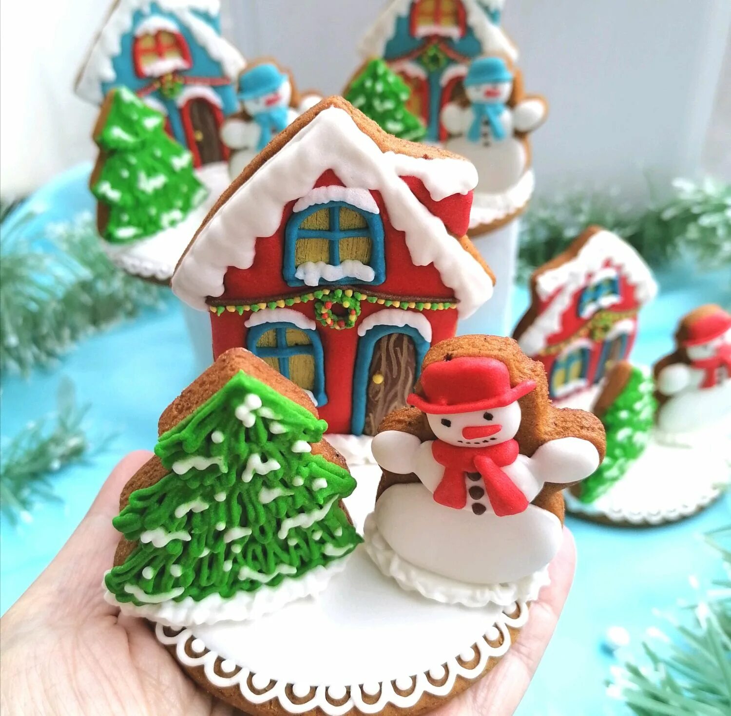 рождественский пряничный домик. пряничные поделки на новый год. пряники на рождество. пряничные поделки на новый год. виктория бредис пряничный домик.