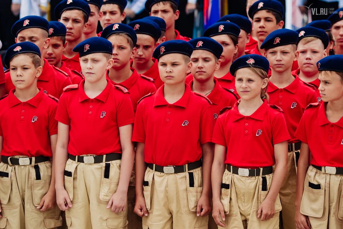 юнармия артек 2020. форма юнармии. песчаная форма юнармии. форма юнармии москва. песочная юнармейская форма.