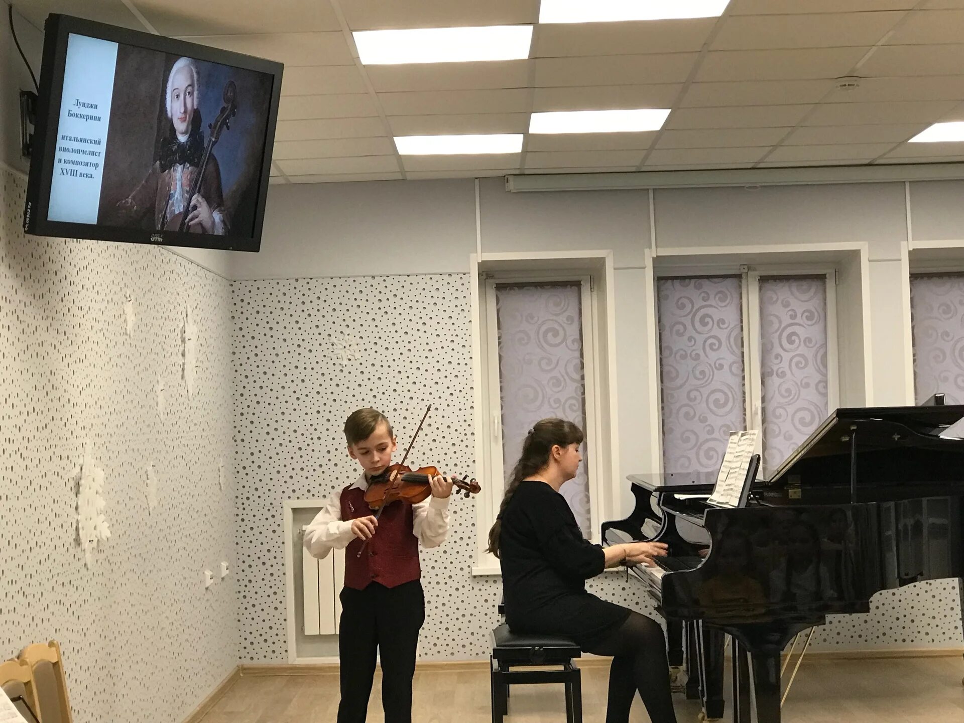 Украсить стену музыкального зала. Ансамбль в музыкальной школе. Школа искусств. Детская музыкальная школа 6 классика пермь. Виртуозы музыкальная школа ростов на дону.