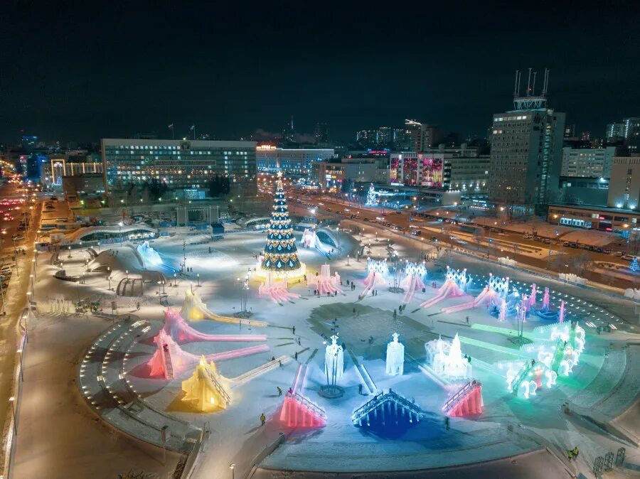 площадь в перми эспланада. эспланада набережная. эспланада пермь. эспланада пермь. пермь центральная площадь.