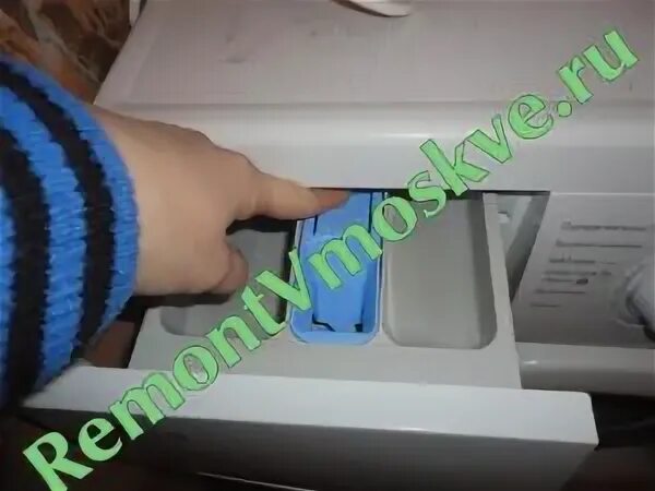 Вода в отсеке для кондиционера в стиральной