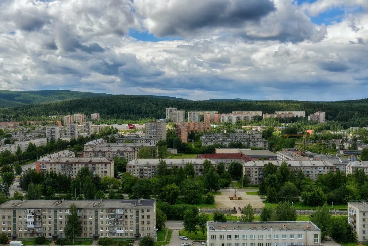 Сколько проживает в свердловской области