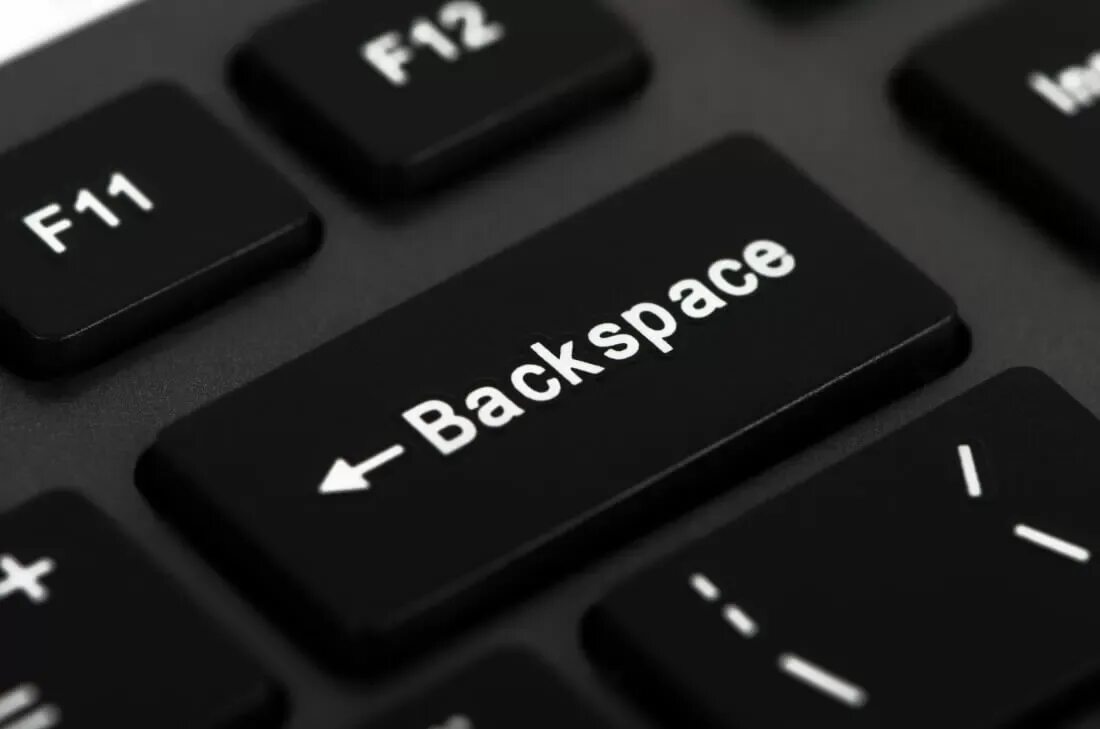 Компьютер backspace. Кнопка Backspace. Backspace на клавиатуре. Кнопка Backspace на клавиатуре. Что такое Backspace на клавиатуре компьютера.