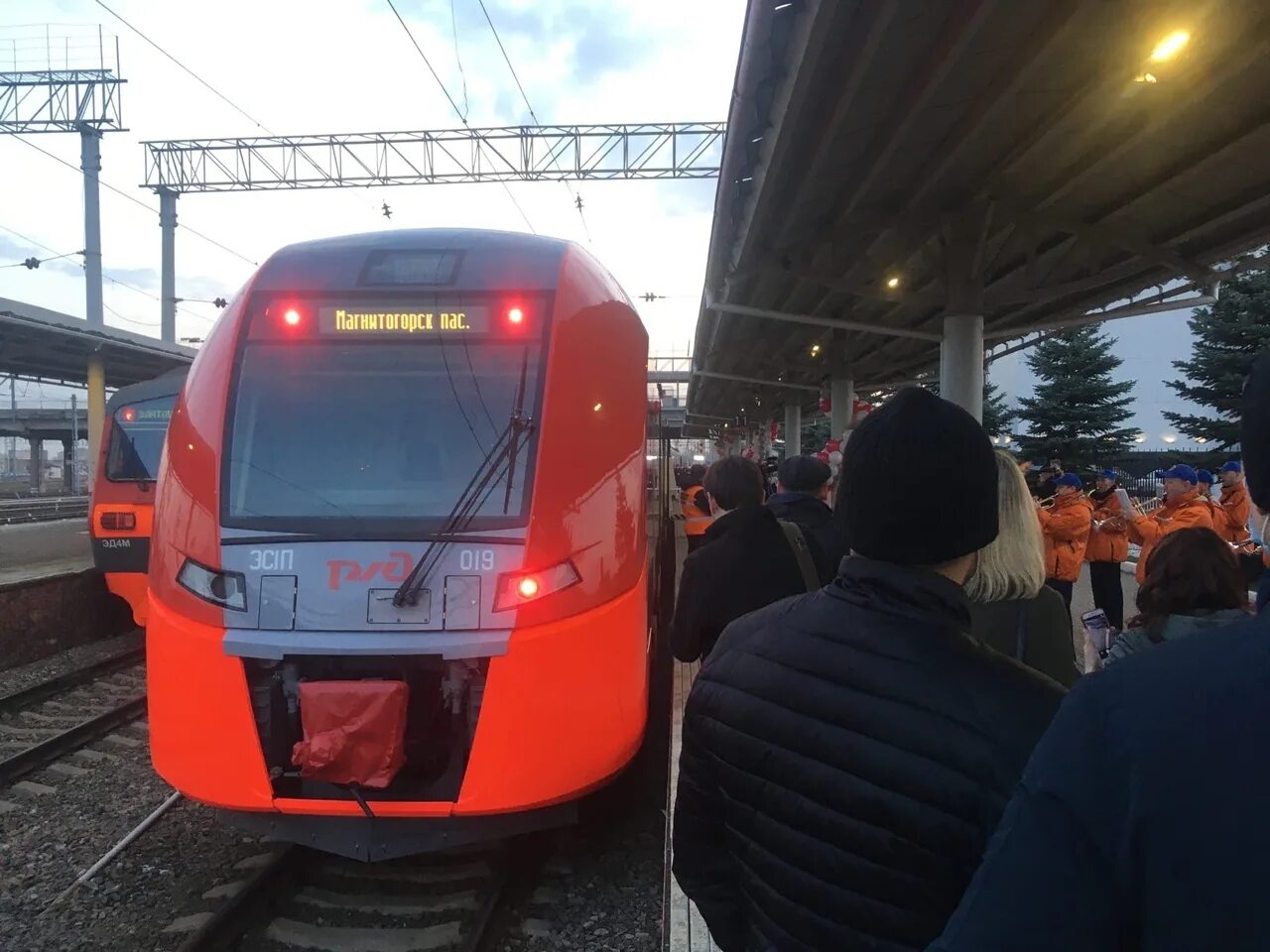 Ласточка Магнитогорск Челябинск. Скоростной поезд Ласточка Челябинск Магнитогорск. Электричка Ласточка Магнитогорск. Электропоезд Ласточка Челябинск Магнитогорск. Расписание ласточки карталы магнитогорск