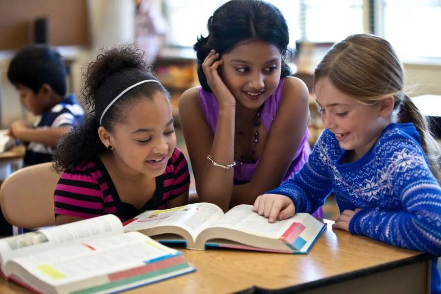 Проблемы обучения детей мигрантов. Проблемы детей мигрантов в школе. Дети-мигранты это определение. Разные дети в школе. Проблемы детей мигрантов в школе.