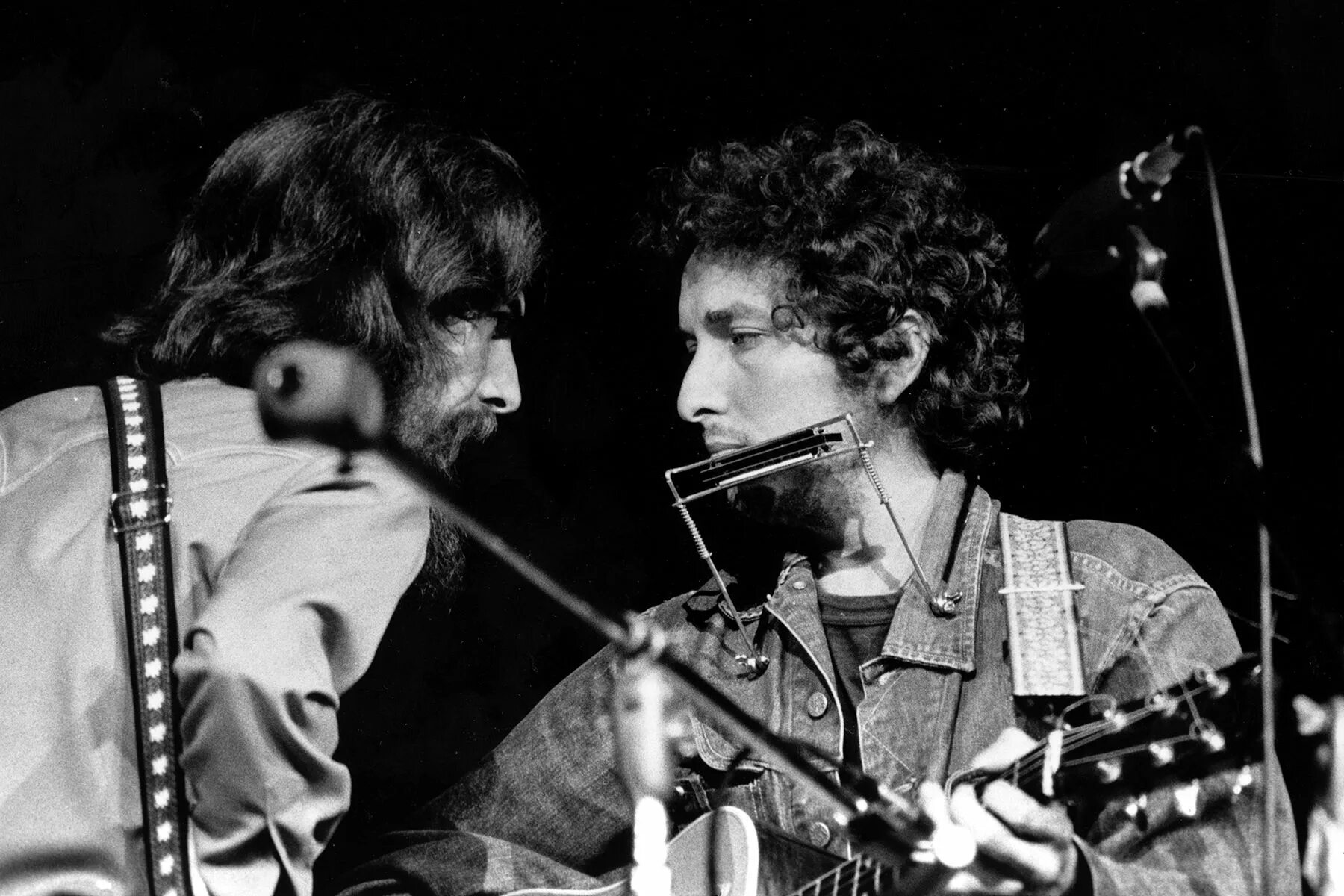 Bob george. Джордж харрисон. the concert for bangladesh джордж харрисон. боб дилан и джордж харрисон. george harrison 1971.