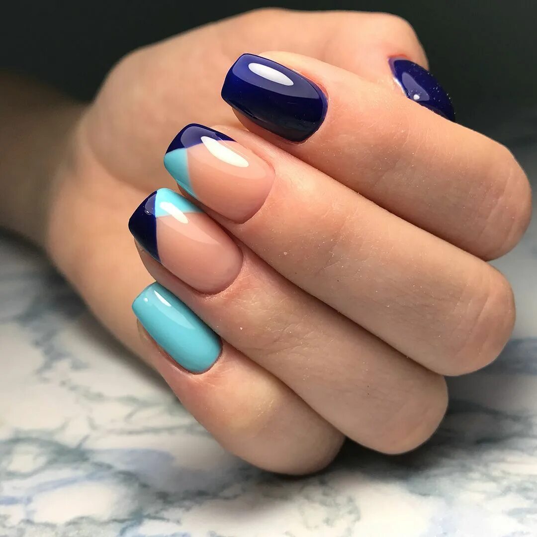 Идея ногтей квадратной формы. Синий маникюр. Маникюр на квадратные ногти. Двухцветный маникюр. Маникюр синий с розовым.