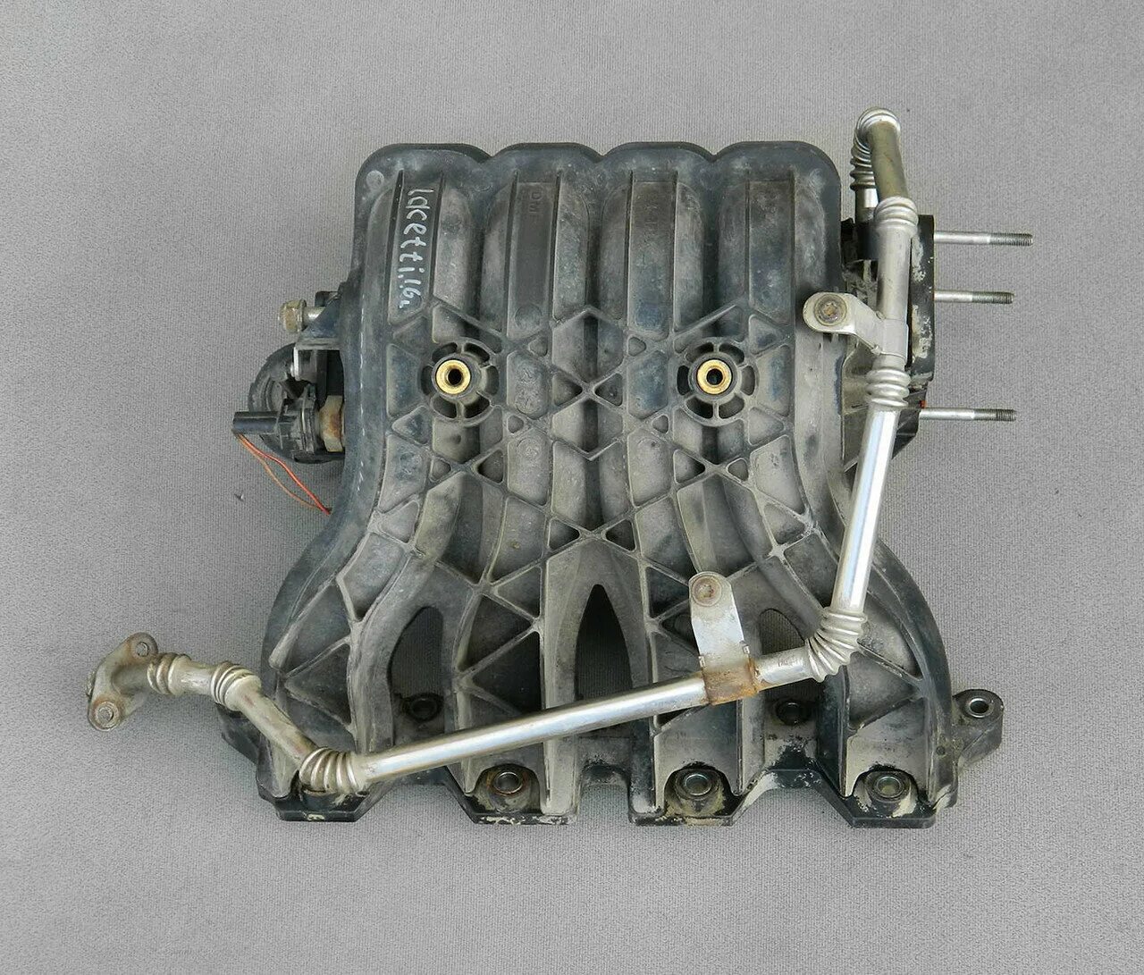 6. 6. впускной коллектор шевроле экспедишн. впускной коллектор f16d3. 6.