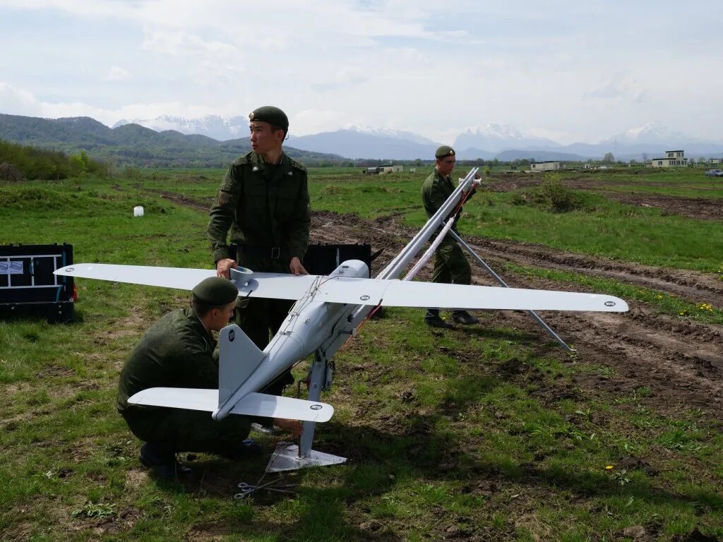 Ведение воздушной разведки. Пульт управления беспилотником Орлан-10. БПЛА “Кондор-2”. Внешний пилот БПЛА. Разведывательный БПЛА.