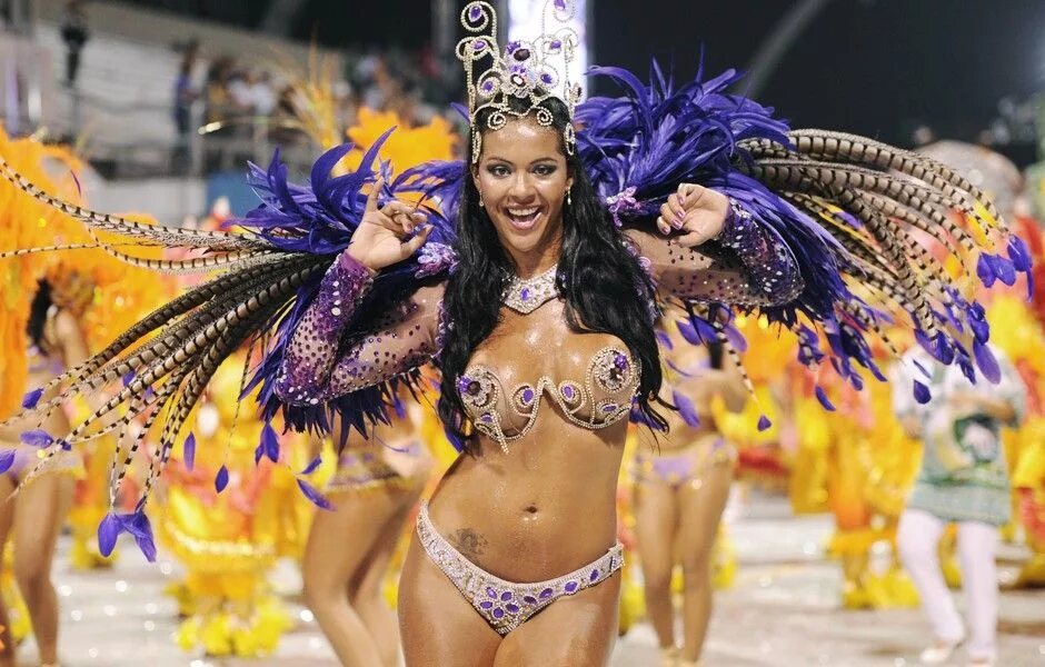 Бразильянки на карнавале в Рио-де-Жанейро. Карнавал в Рио-де-Жанейро Рио-де-Жанейро Бразилия. Бразильский карнавал в Рио-де-Жанейро девушки. Карнавал Рио (Rio Carnival).