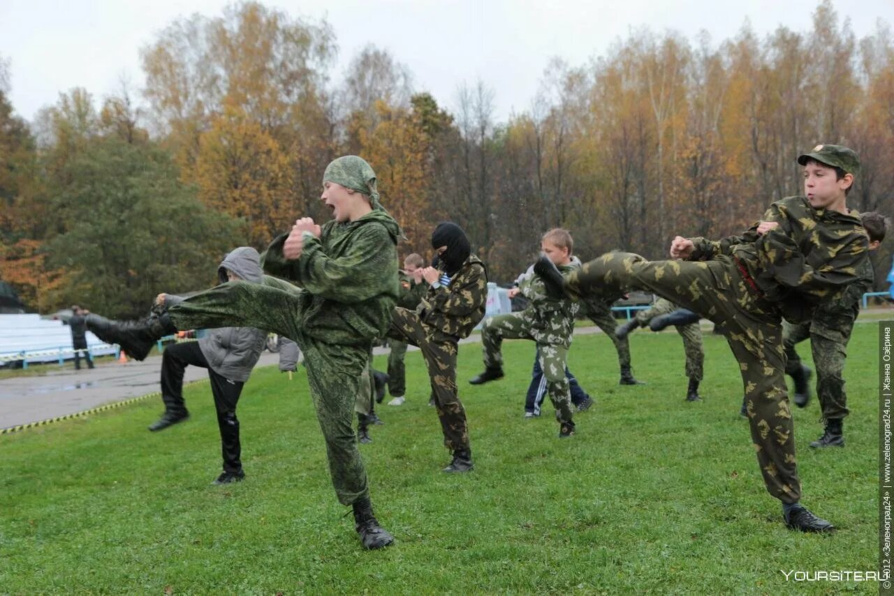 Физическая подготовка военнослужащих. Заняться армейский. Заняться армейский. Учебные занятия военнослужащих. Занятия с военнослужащими.