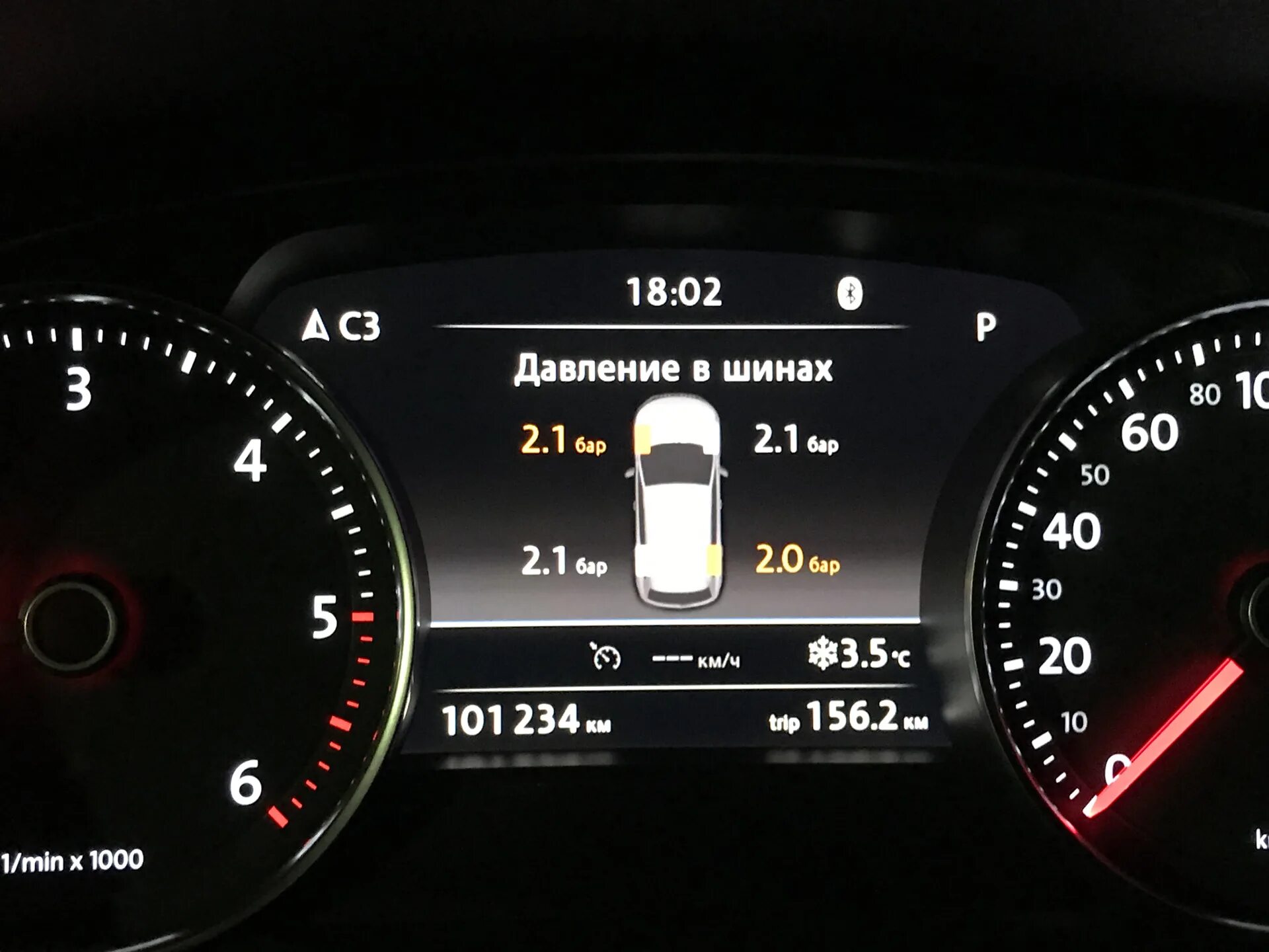 Установка контроля давления в шинах. Давление в шинах vw touareg nf. контроль давления в шинах туарег nf. датчики давления в шинах туарег нф. mercedes w213 система контроля давления в шинах.