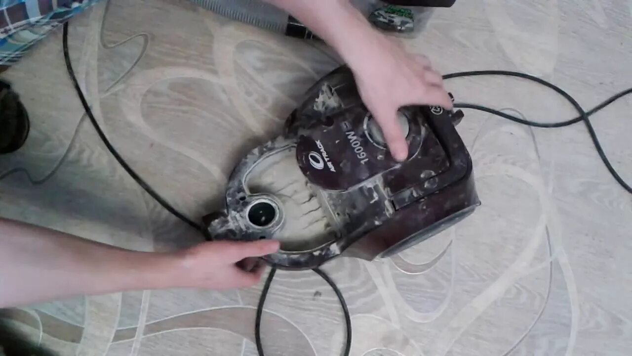Не включается пылесос самсунг. Разобрать пылесос самсунг 1300w. разбор пылесоса samsung 2000w. samsung sc4750 разобрать пылесос. разобрать пылесос самсунг 2000w.