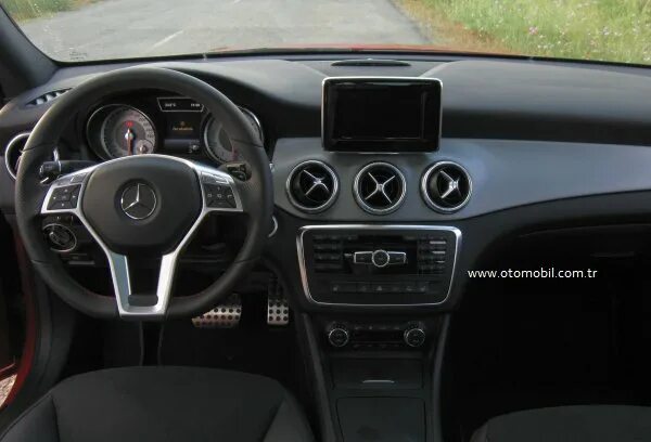 Мерседес CLA 200 AMG 2013 года. Mercedes CLA 2014 электропривод зеркал. Мерседес CLA 200 Мак скорость. Mercedes Benz CLA 180 похадимст прави рул.