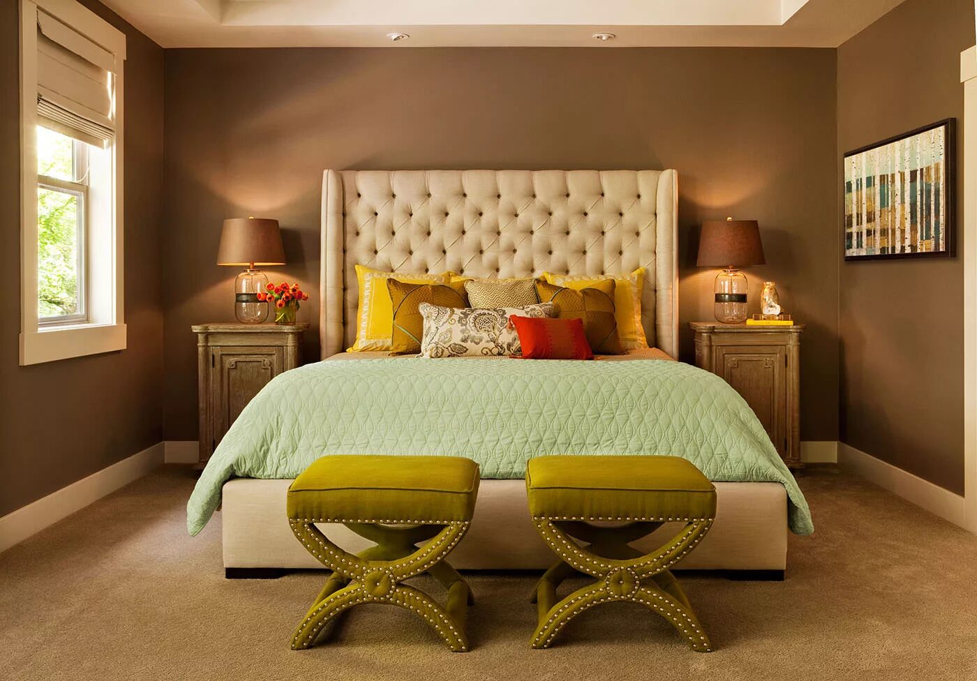 Сочетание цвета мебели в стенами. Цветовые решения для спальни. Спальня в ярких тонах. Зеленая спальня. Цветовые решения в интерьере.