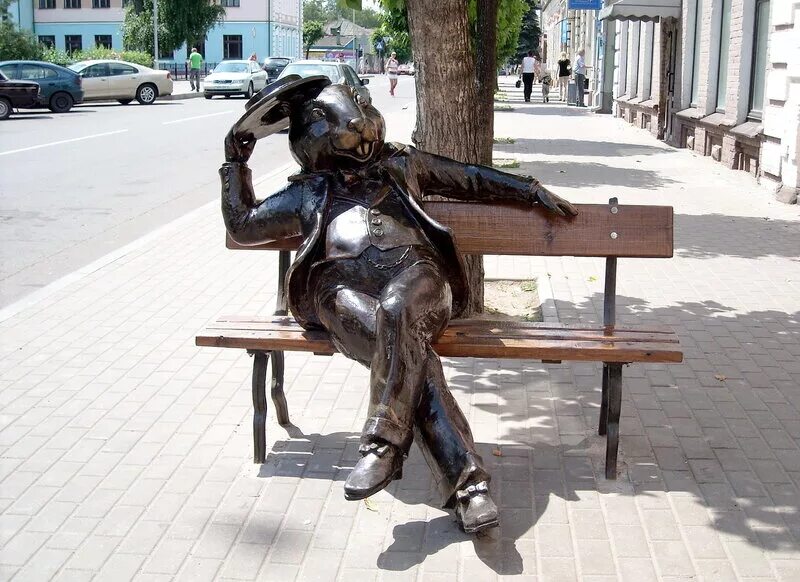 Скульптура бобра в бобруйске. Бобруйск статуи бобров. Сообщение про бобра. Бобр работа бобруйск. Бобруйск для бобров.