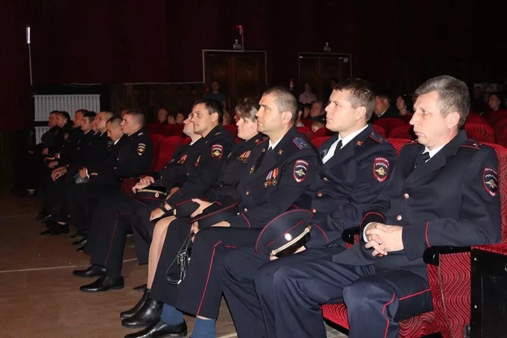 офицеры увд в шахтах. 3 отдел полиции г шахты ростовской области. шахты. фото руководителей умвд г шахты ростовской. сотрудники полиции г шахты.