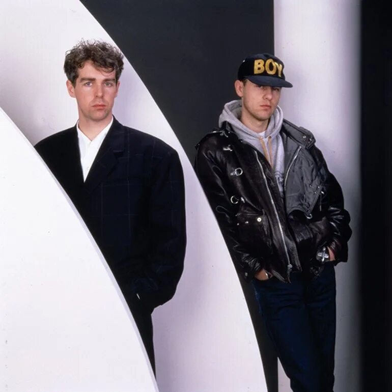 Пет шоп бойс бесплатные песни. Группа Pet shop boys. Pet shop boys в молодости. Солист Pet shop boys.