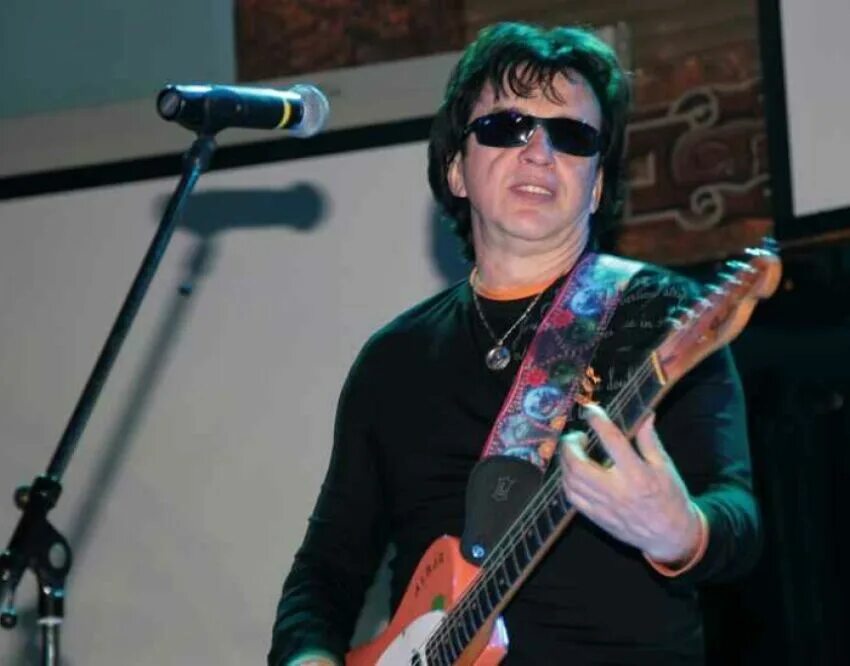 Алексей барыкин певец. Сын музыканта. Виталий динамик. Александр цой фото. Александр борисыч градский 2021.