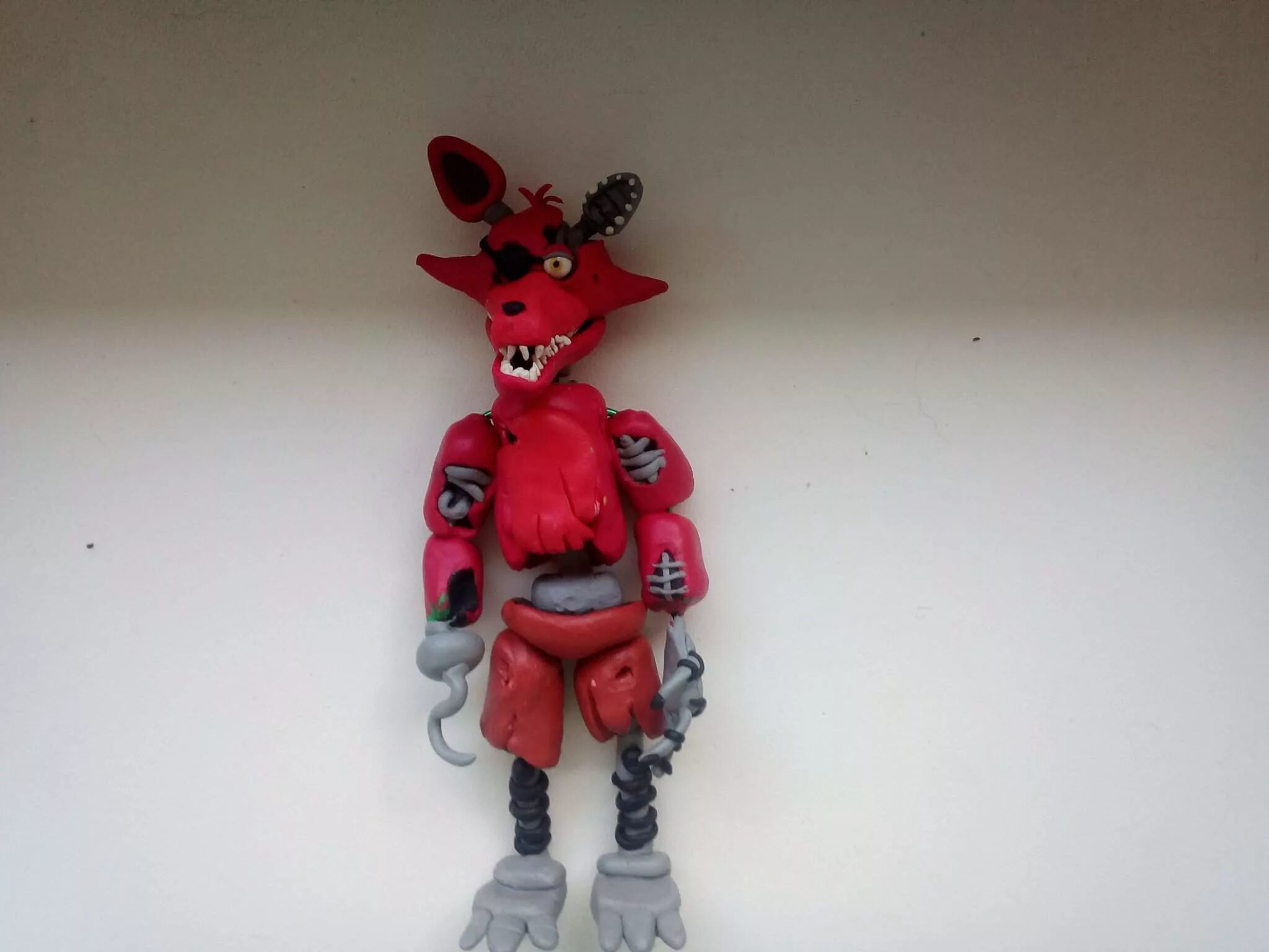 Как сделать аниматроника фокси. Как сделать аниматроника фокси. Фокси фнаф 1 из пластилина. Костюм фредди костюм фокси. Лепка аниматроника фокси.