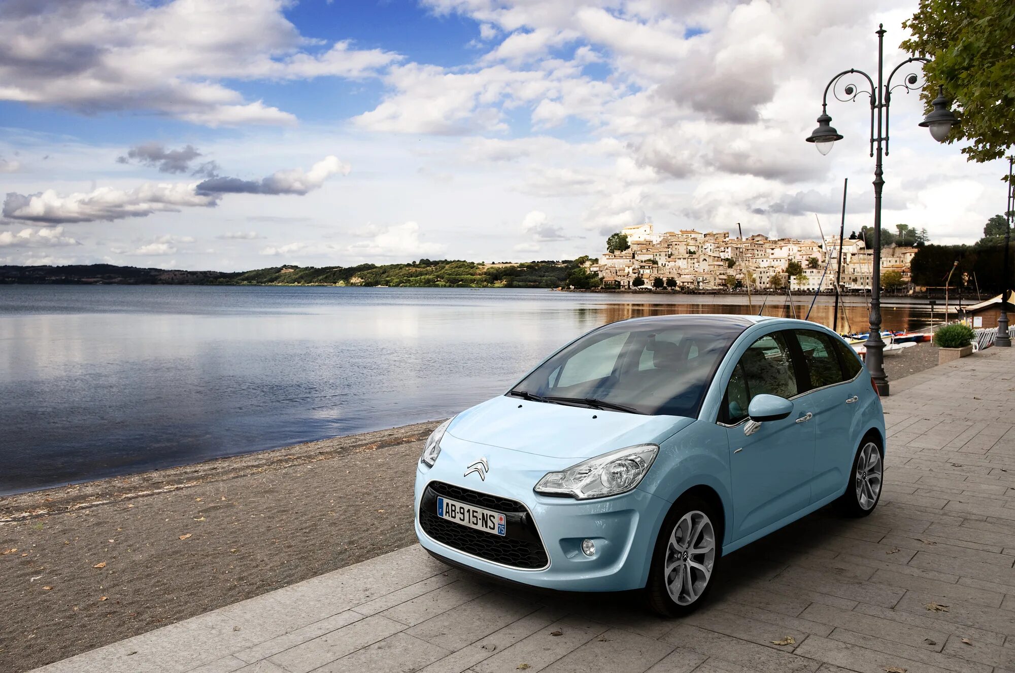 Автомобиль обязательно. Citroen c3 1. Ситроен Пикассо с 3 хэтчбек. Citroen c3 Blue. Ситроен с3 с панорамной.